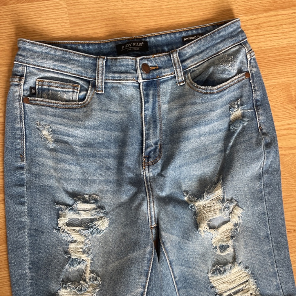Judy Blue Stretch Boyfriend Fit Distressed Skinny Jeans - Picture 4 of 9